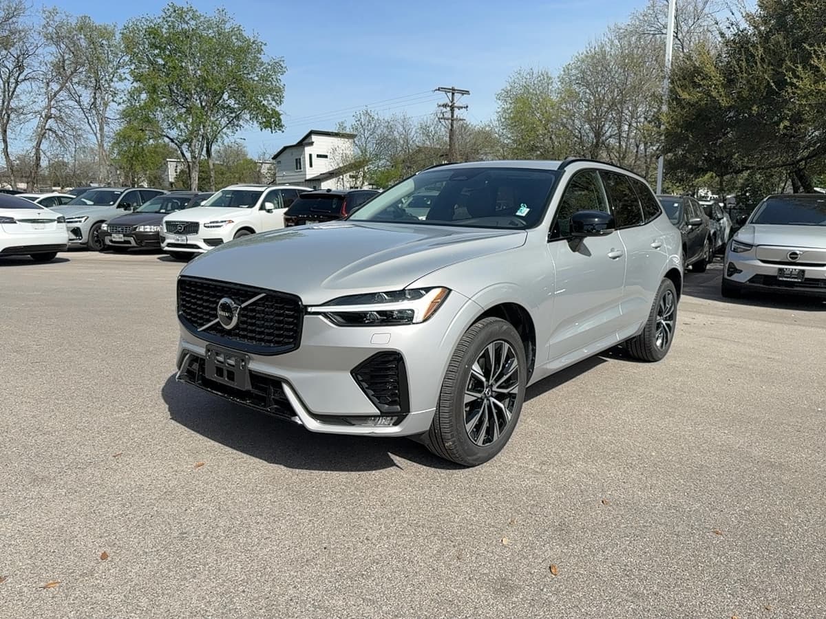 2025 Volvo XC60 - Image 2