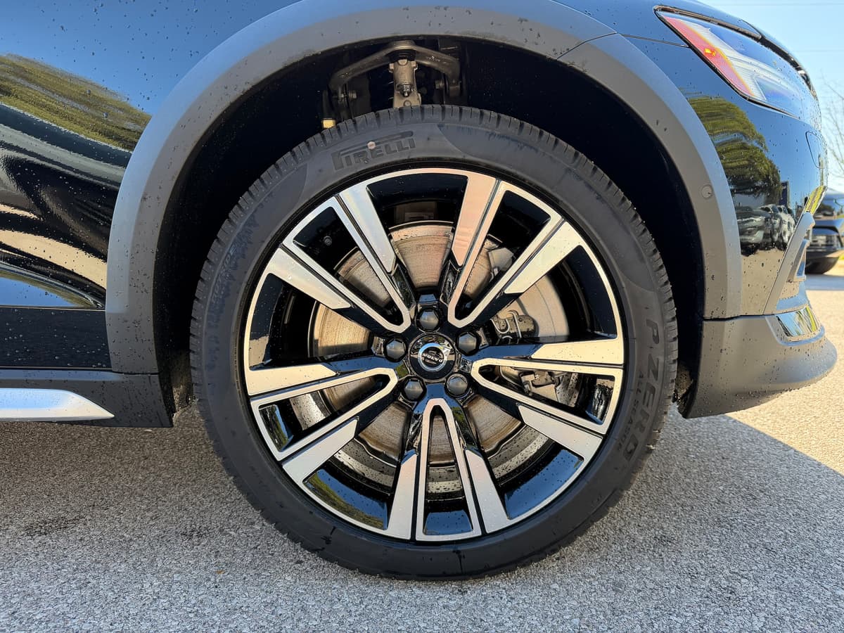 2026 Volvo V60 Cross Country - Image 7