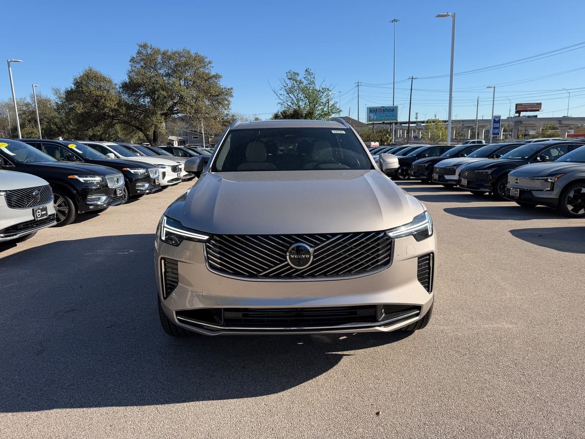 2026 Volvo XC90 plug-in hybrid - Image 6