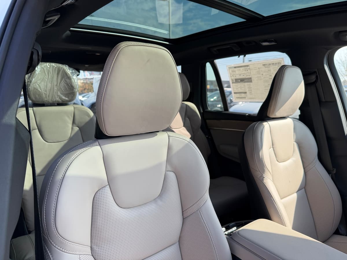 2026 Volvo XC90 - Image 9