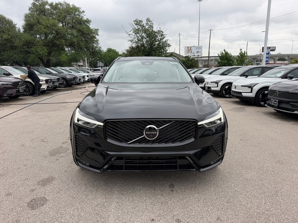 2026 Volvo XC60 - Image 6