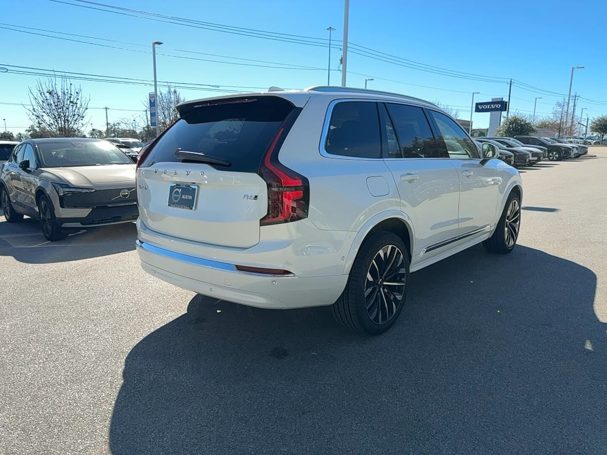2026 Volvo XC90 - Image 6