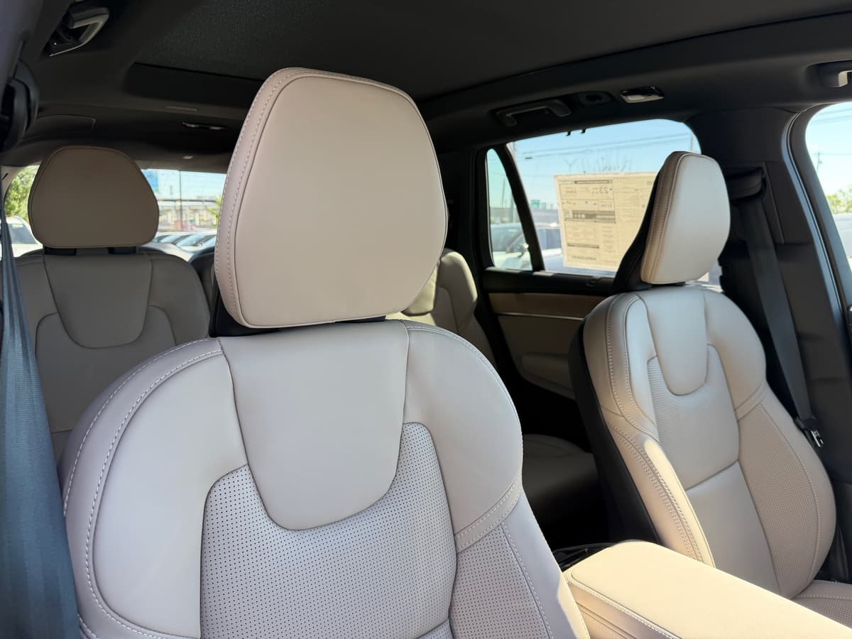 2026 Volvo XC90 - Image 9