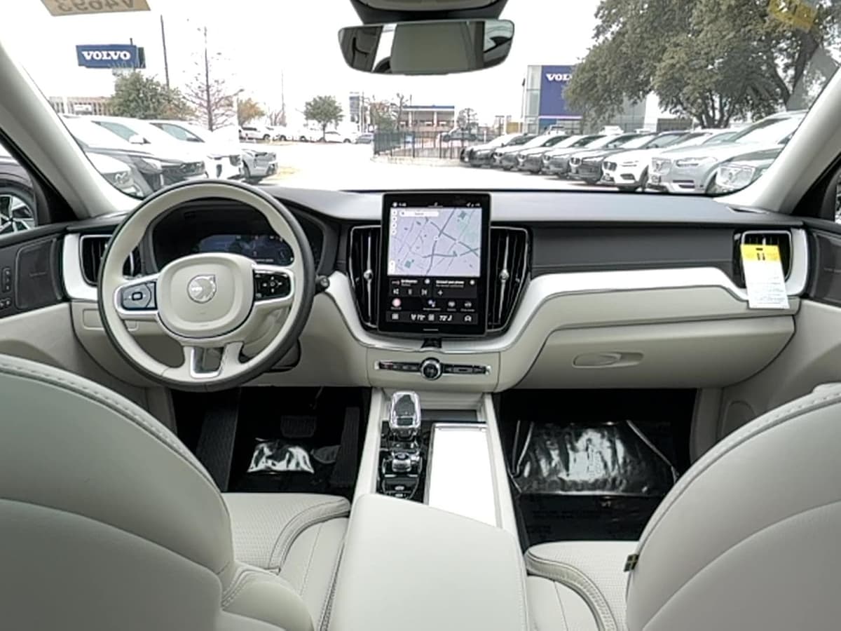 2026 Volvo XC60 - Image 18