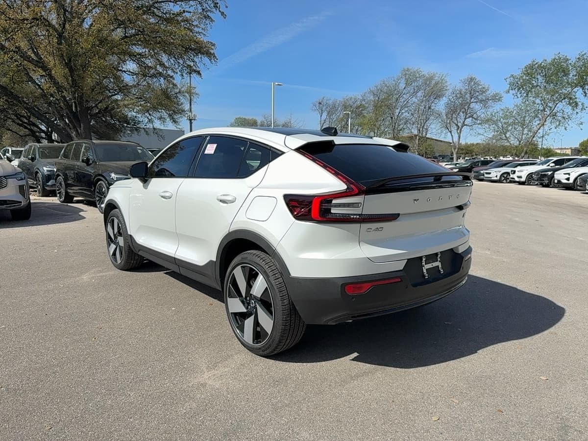 2023 Volvo C40 Recharge Pure Electric - Image 4