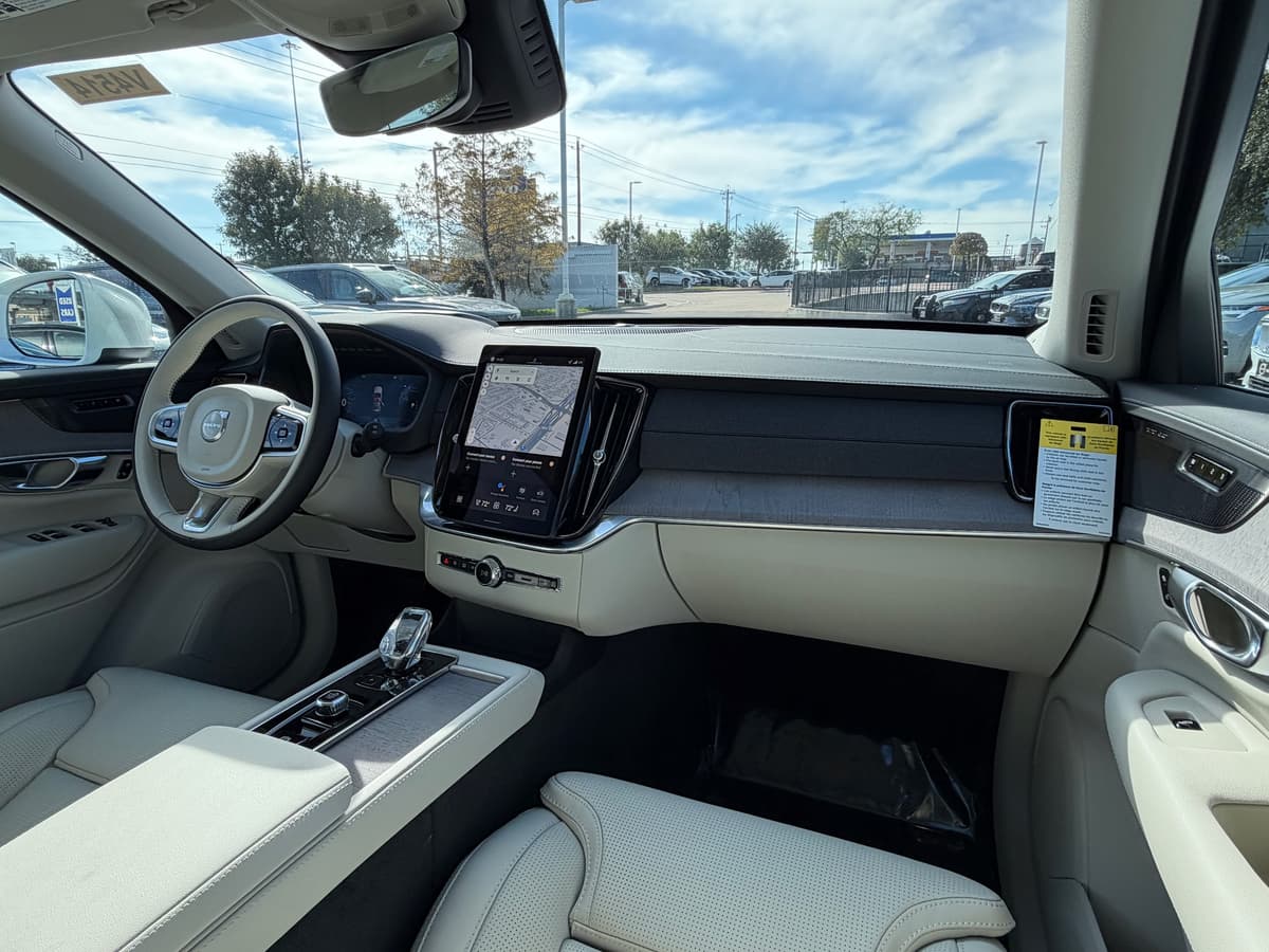 2026 Volvo XC90 - Image 11