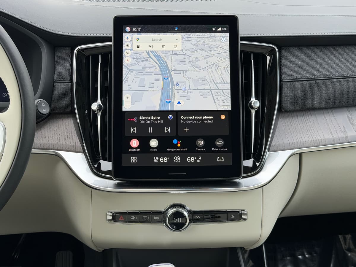 2026 Volvo XC90 - Image 13