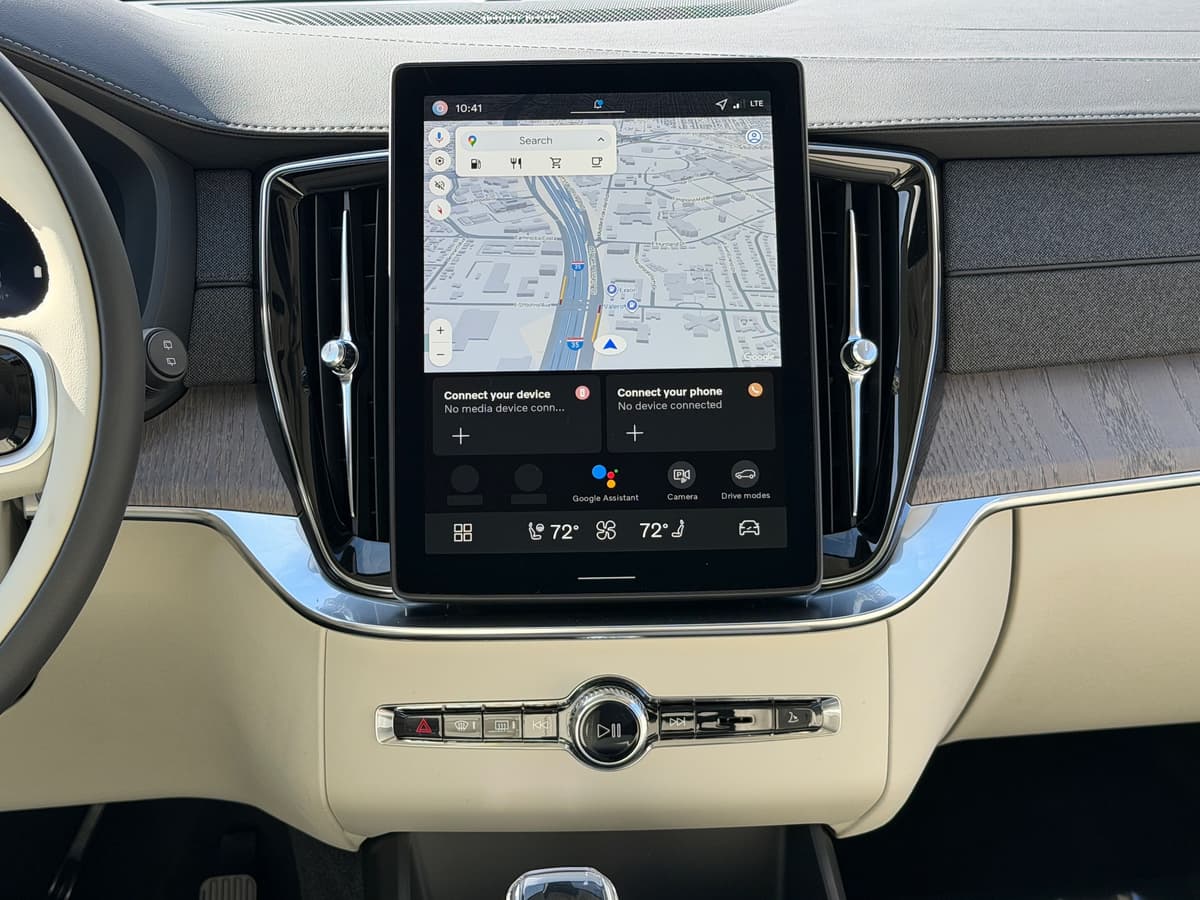 2026 Volvo XC90 - Image 13