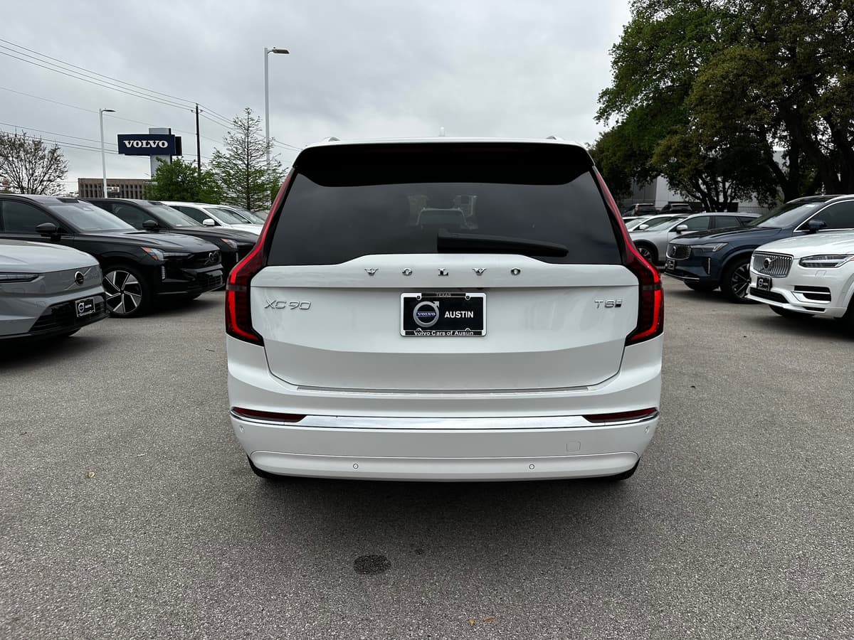 2025 Volvo XC90 plug-in hybrid - Image 5