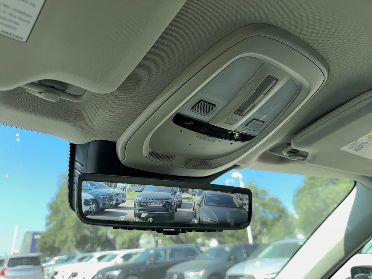 2026 Volvo XC90 - Image 25