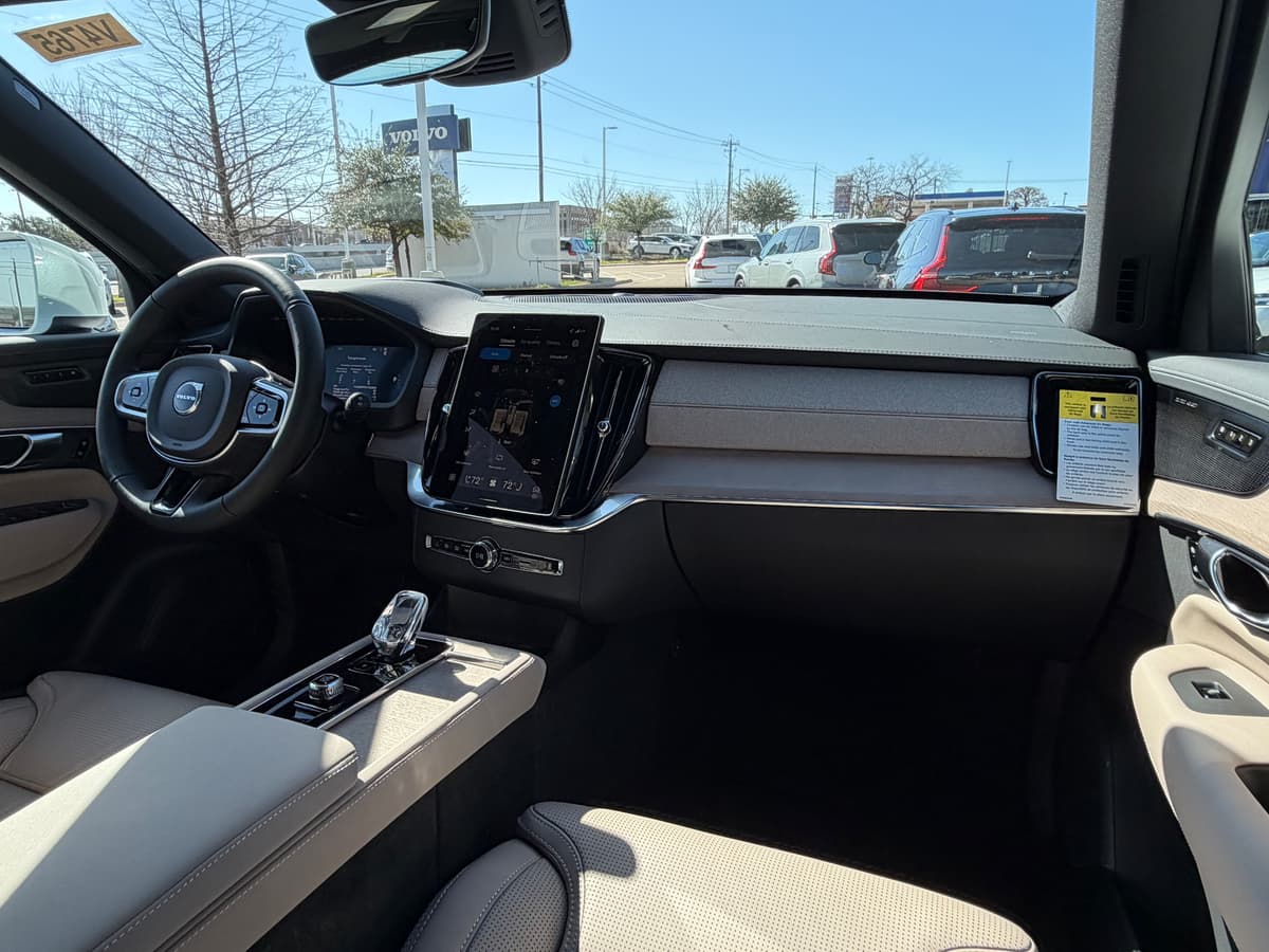 2026 Volvo XC90 - Image 10