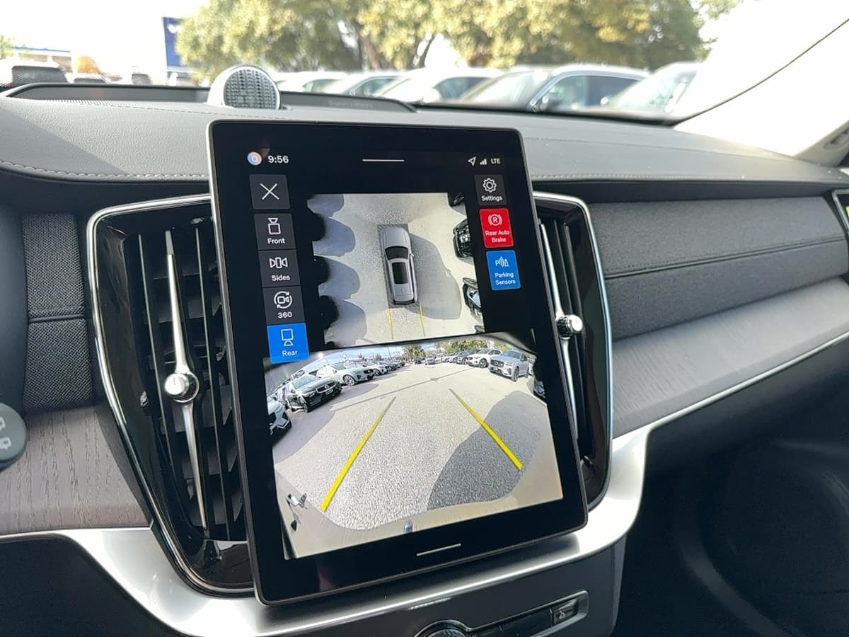 2026 Volvo XC90 - Image 21