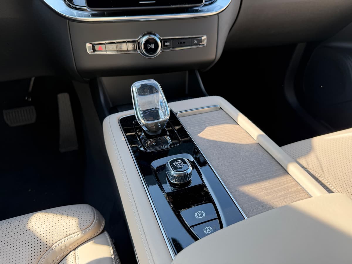 2026 Volvo XC90 - Image 14