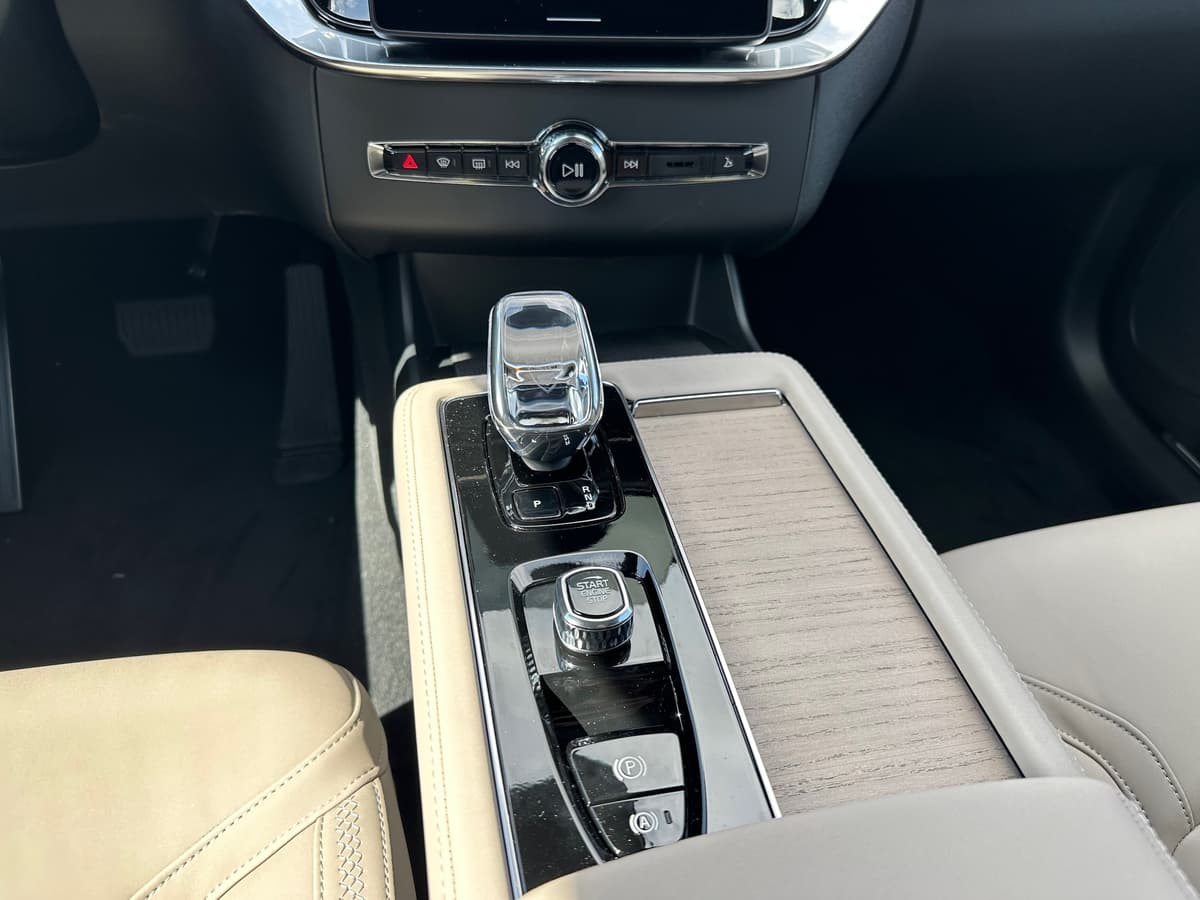 2026 Volvo XC90 - Image 13