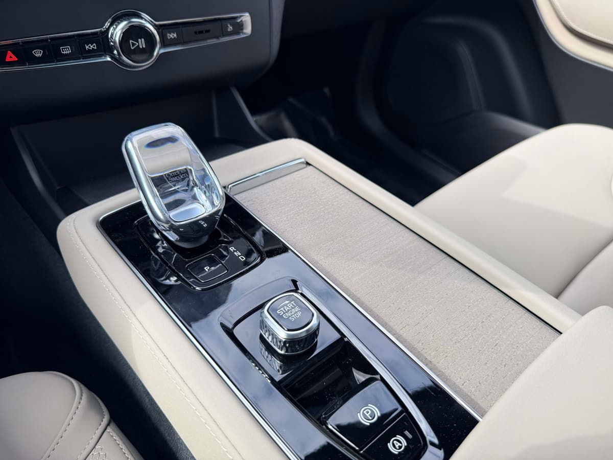 2026 Volvo XC90 - Image 25