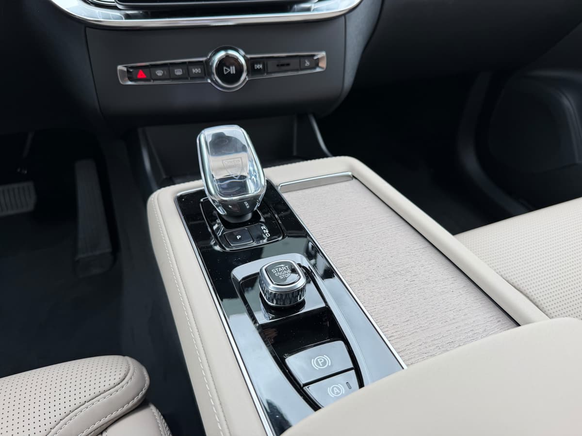 2026 Volvo XC90 - Image 12