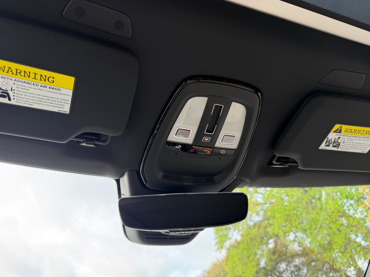 2026 Volvo XC90 plug-in hybrid - Image 17