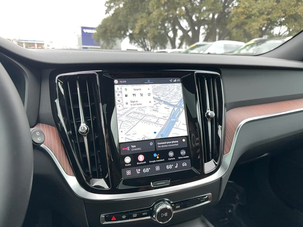 2026 Volvo V60 Cross Country - Image 22