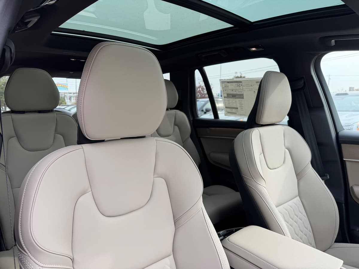 2026 Volvo XC90 - Image 9