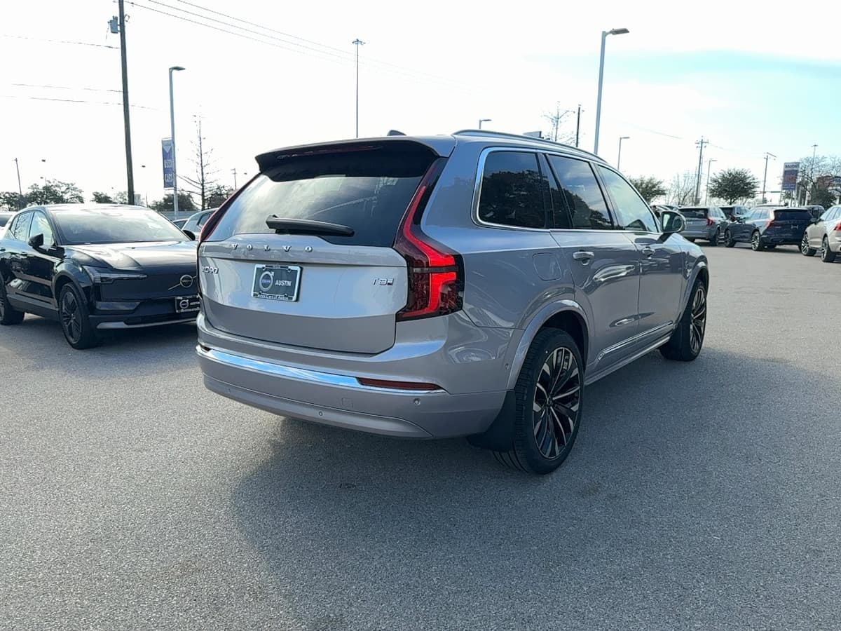 2026 Volvo XC90 plug-in hybrid - Image 6