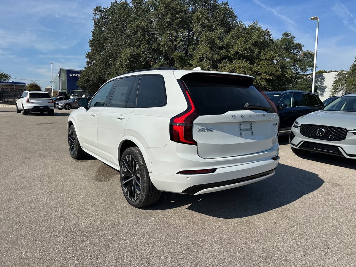 2026 Volvo XC90 - Image 4