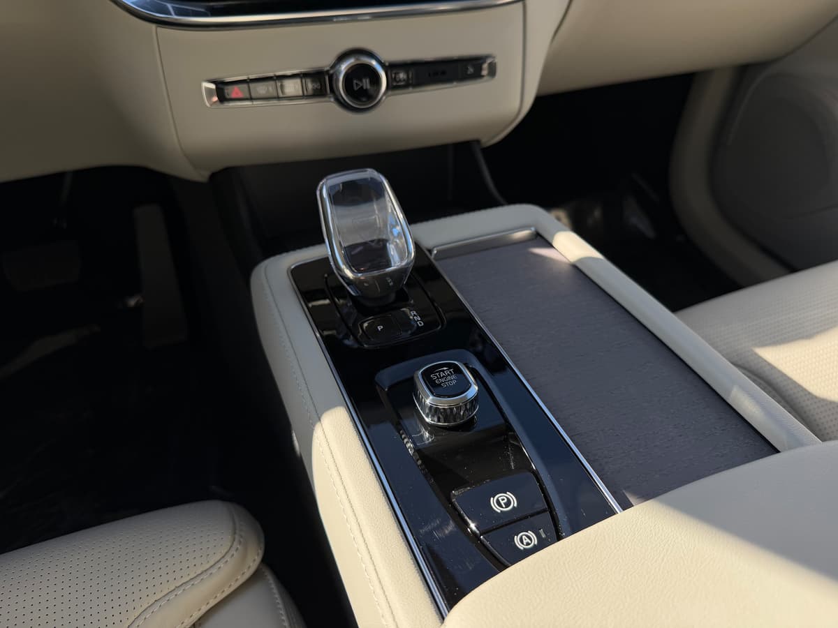 2026 Volvo XC90 - Image 14