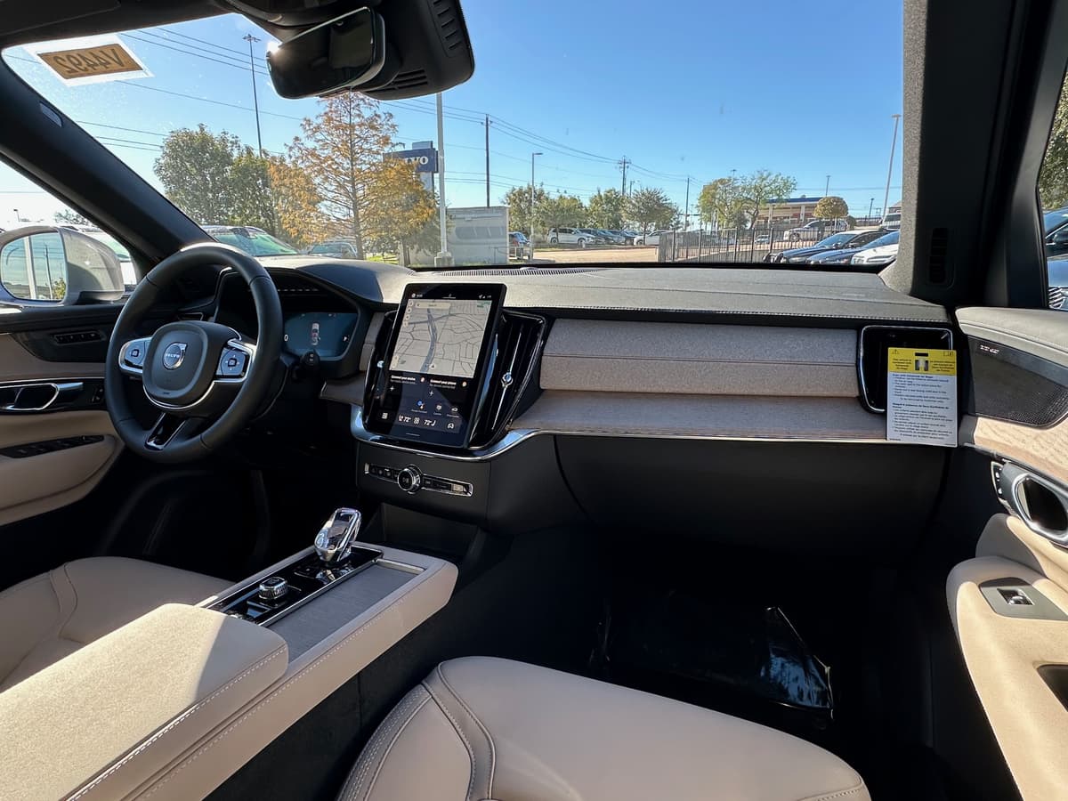 2026 Volvo XC90 - Image 11