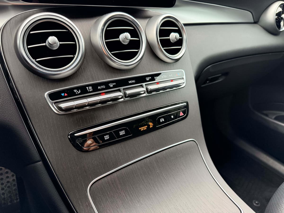 2022 Mercedes-Benz GLC 300 - Image 23