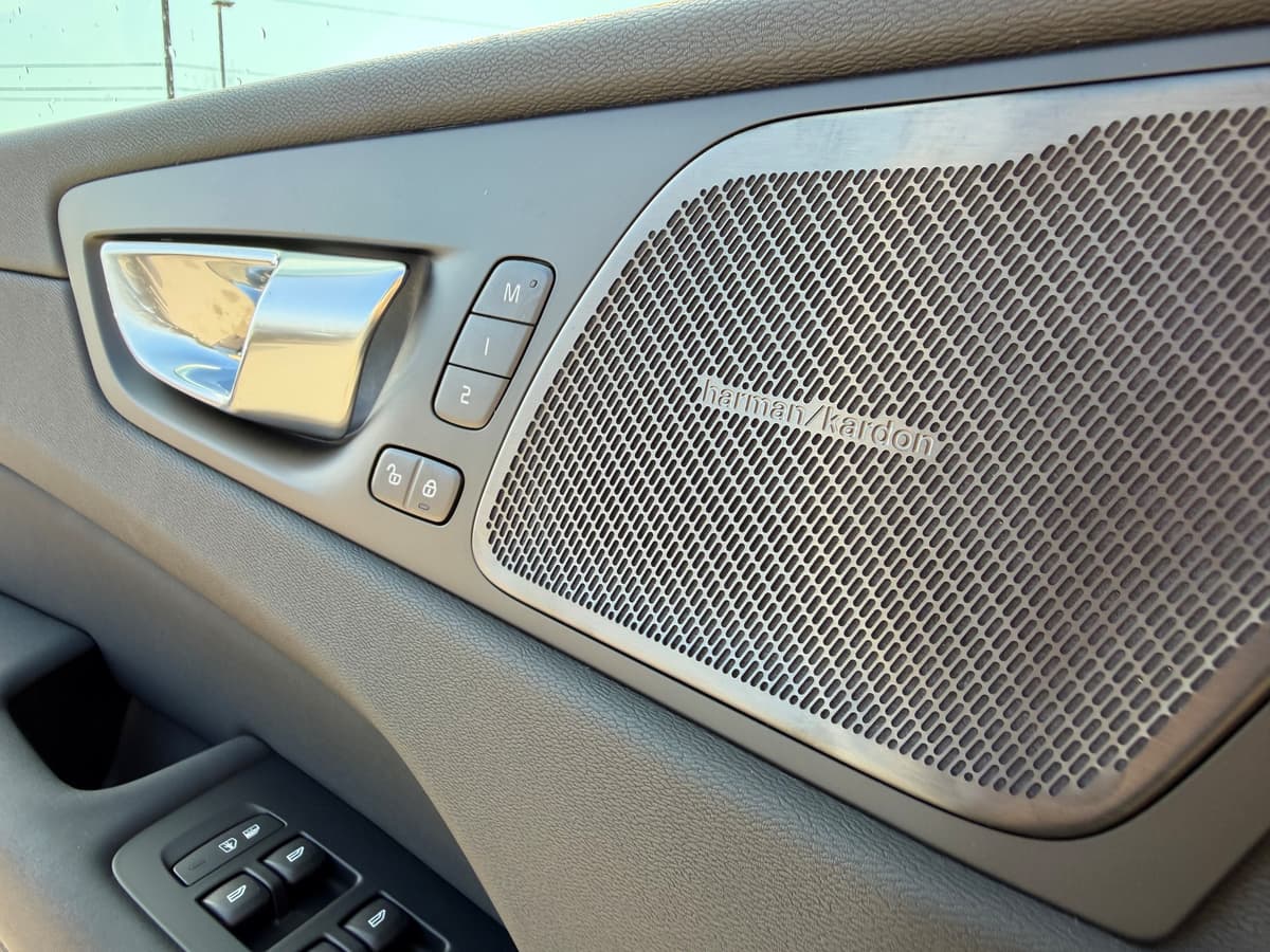 2026 Volvo XC60 - Image 18