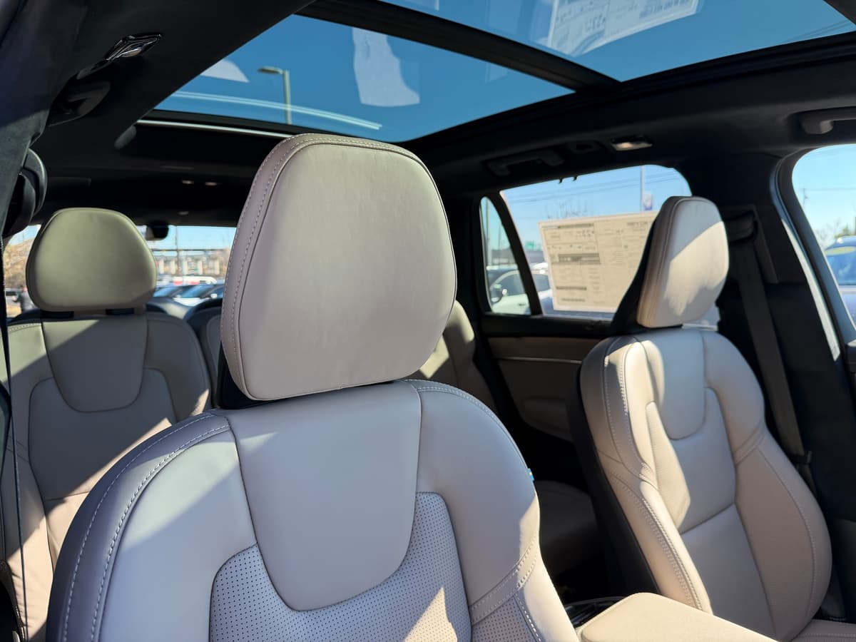 2026 Volvo XC90 - Image 9