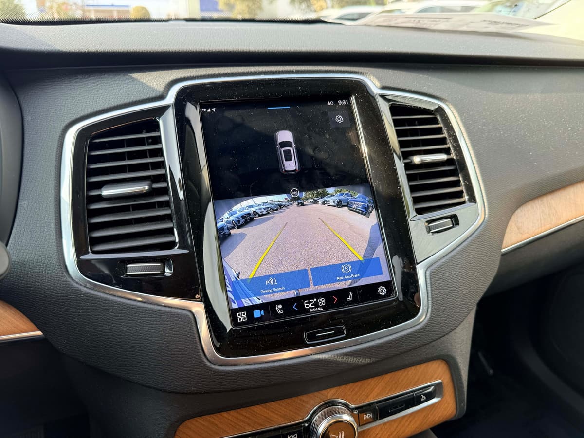 2023 Volvo XC90 Recharge Plug-In Hybrid - Image 22