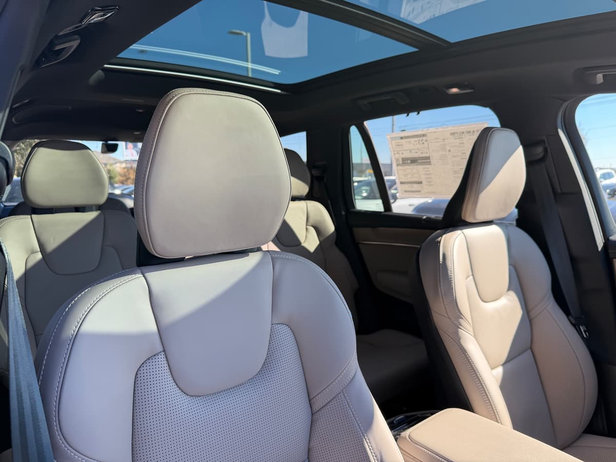 2026 Volvo XC90 - Image 9