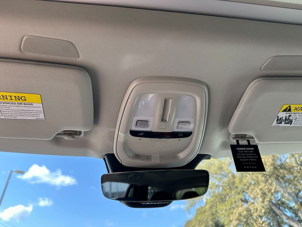 2025 Volvo XC90 plug-in hybrid - Image 16