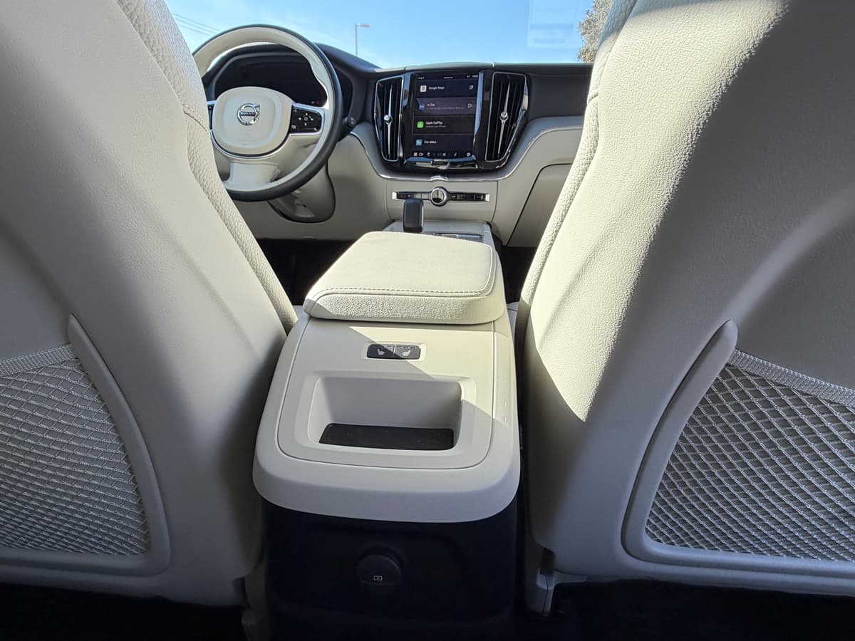 2024 Volvo XC60 plug-in hybrid - Image 11