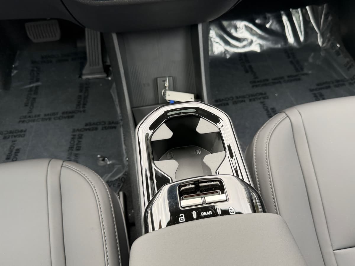 2026 Volvo EX30 Cross Country - Image 13