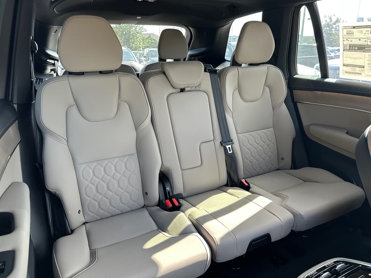 2026 Volvo XC90 - Image 8