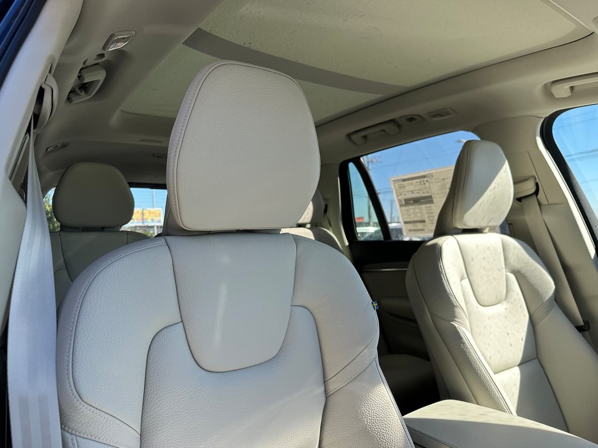 2025 Volvo XC90 - Image 6
