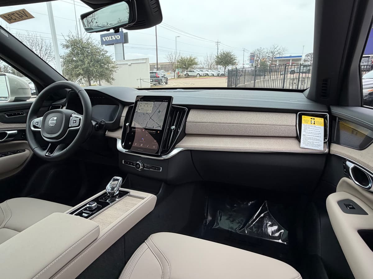 2026 Volvo XC90 - Image 11