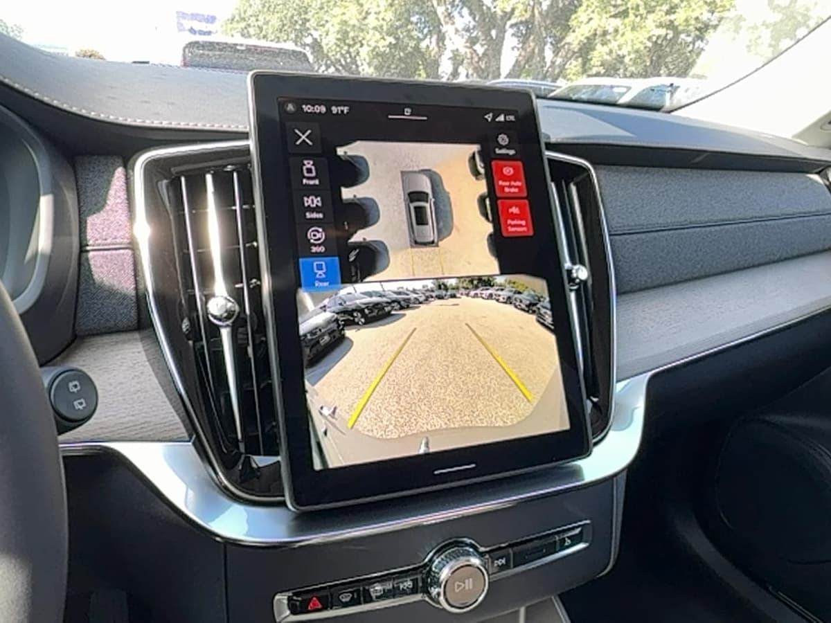 2026 Volvo XC90 - Image 24