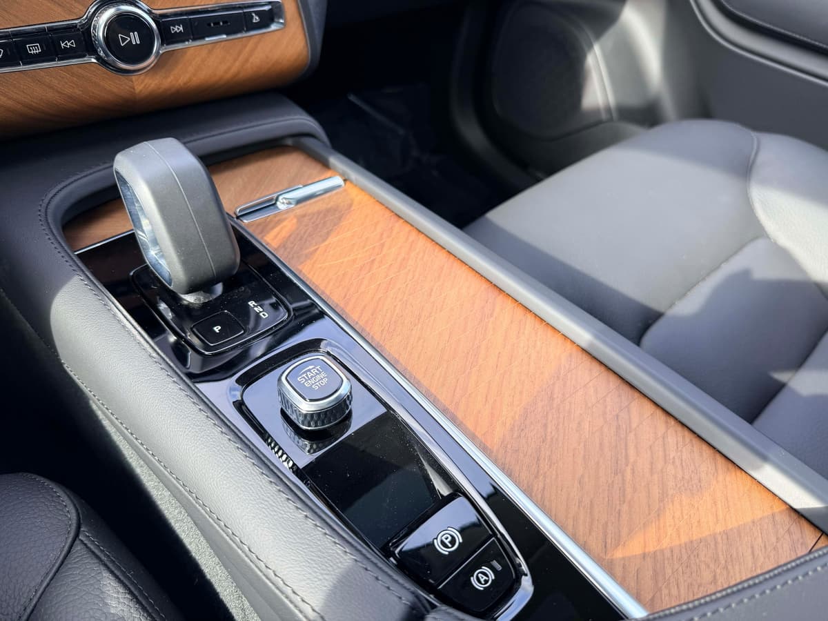 2025 Volvo XC90 - Image 26