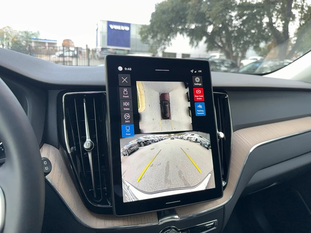 2026 Volvo XC60 - Image 23