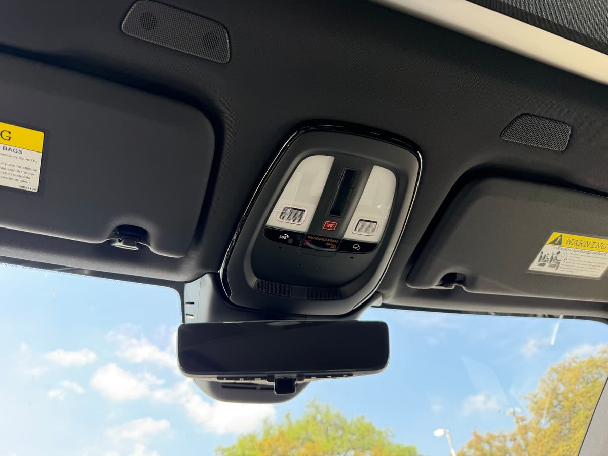 2026 Volvo XC60 - Image 16