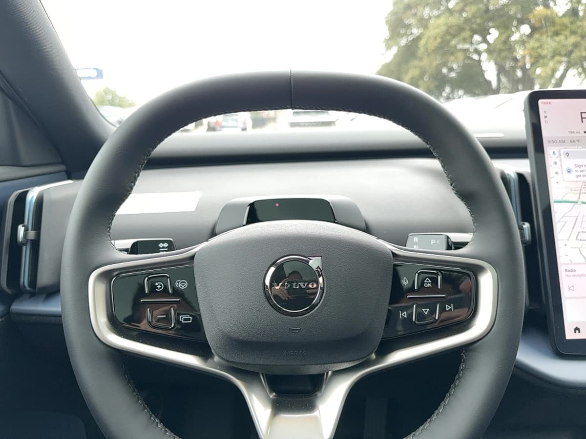 2026 Volvo EX30 - Image 17