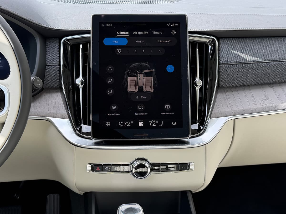 2026 Volvo XC90 - Image 13