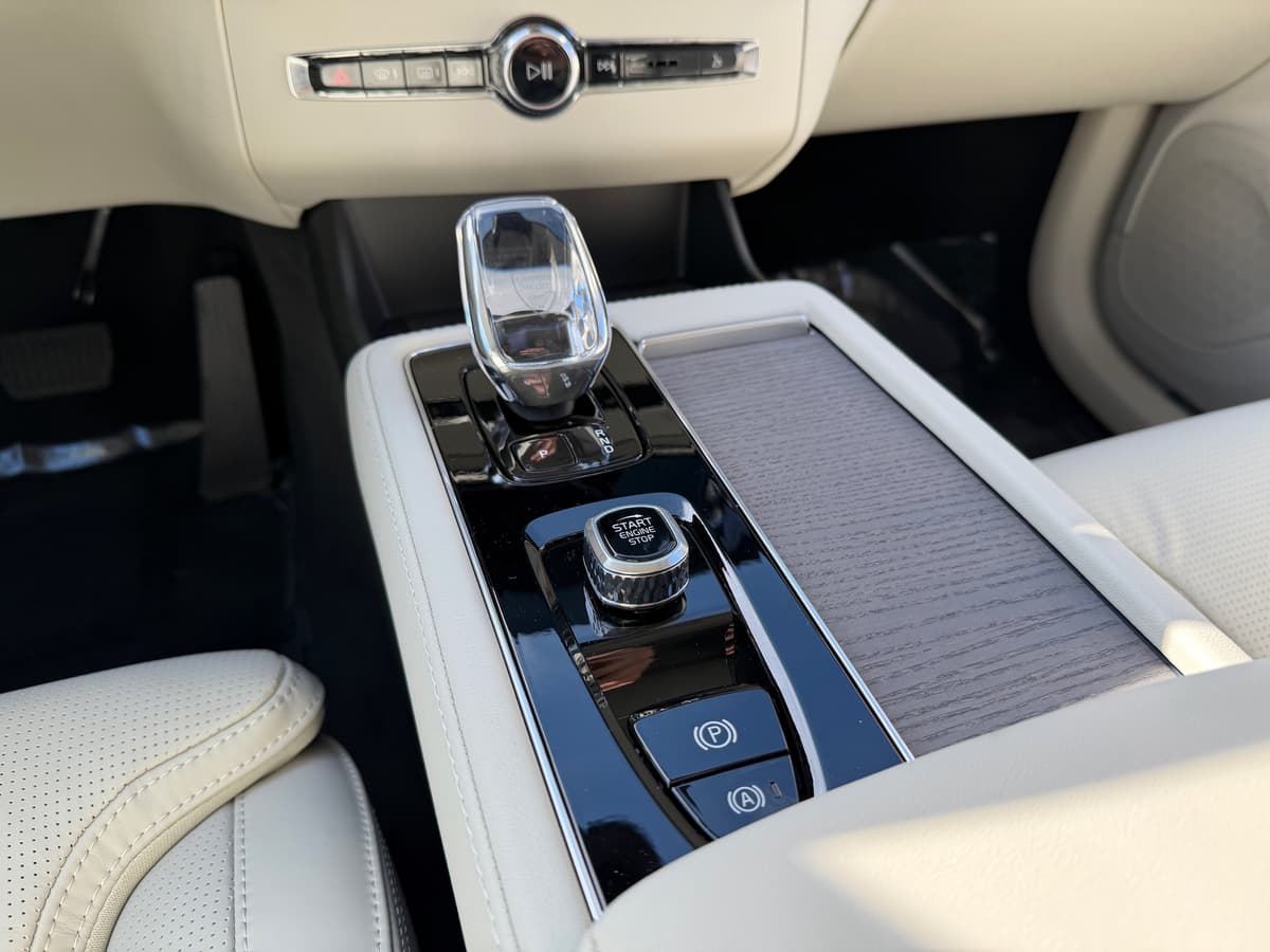 2026 Volvo XC90 - Image 14