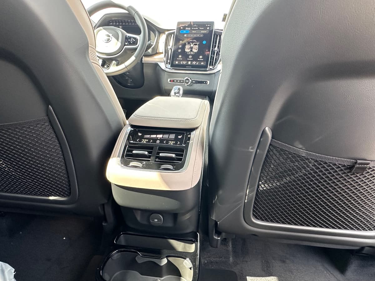 2026 Volvo XC90 - Image 11