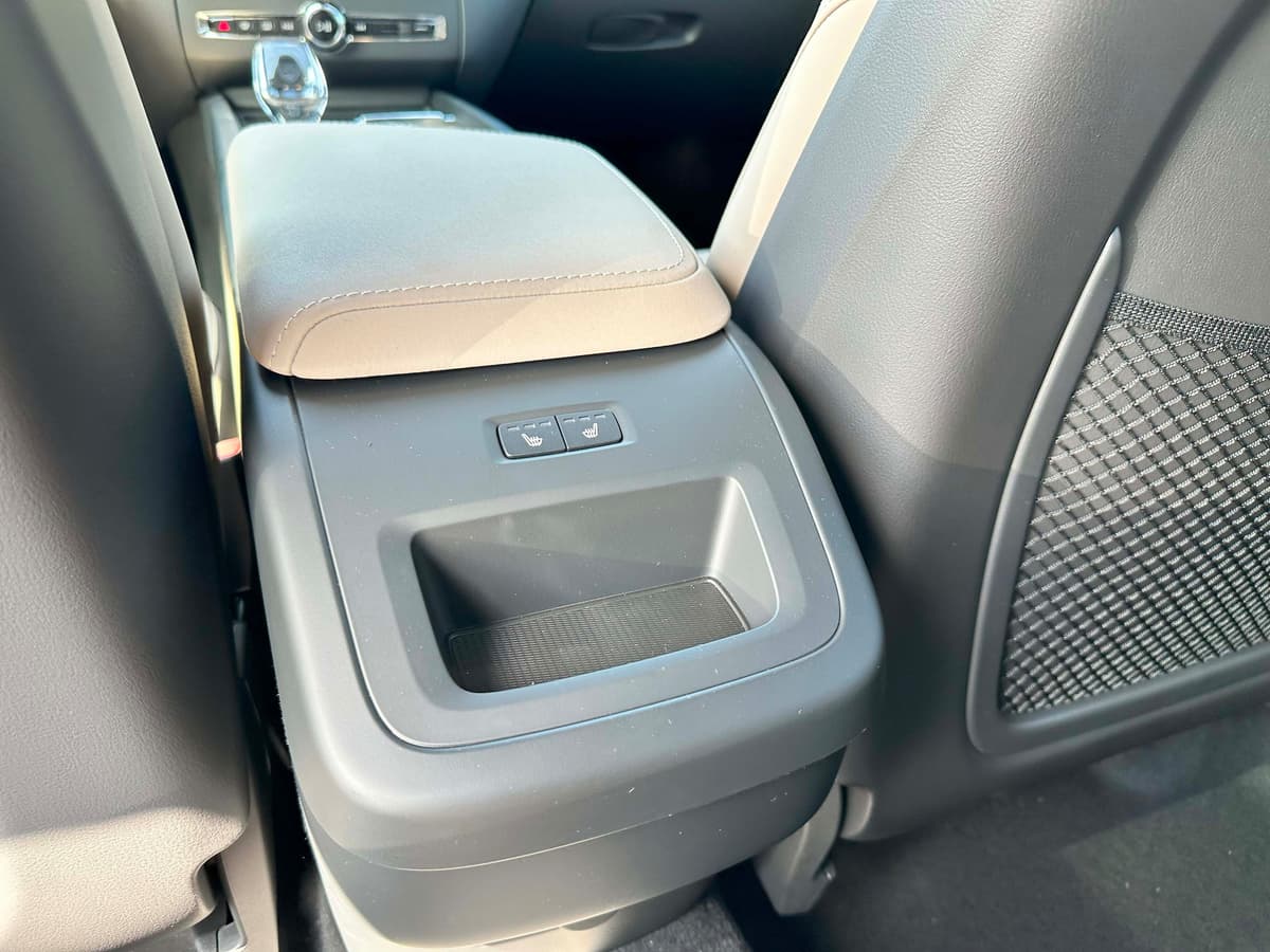 2026 Volvo XC60 - Image 15