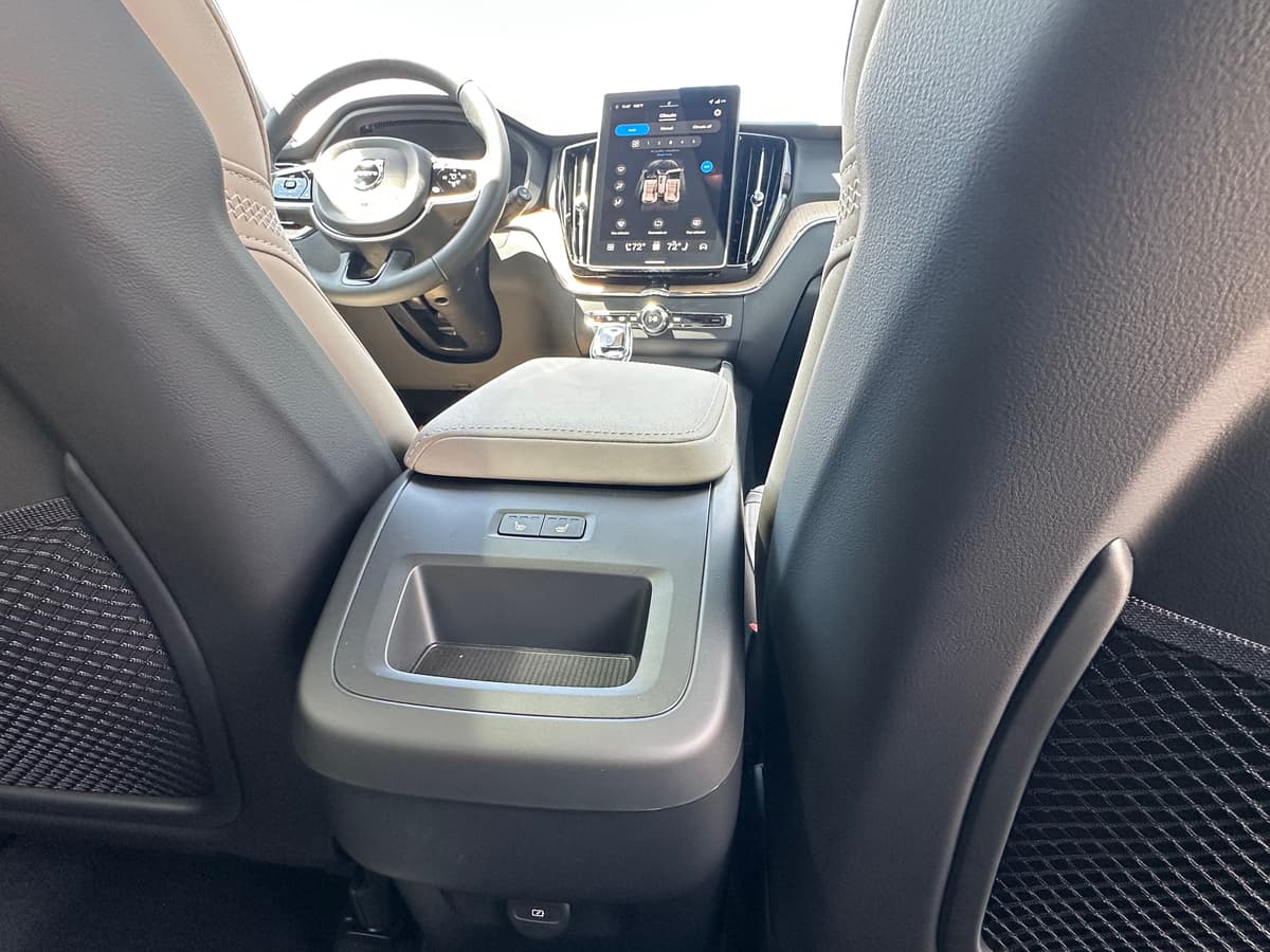2026 Volvo XC60 - Image 11