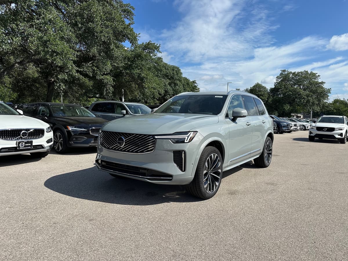 2026 Volvo XC90 - Image 2