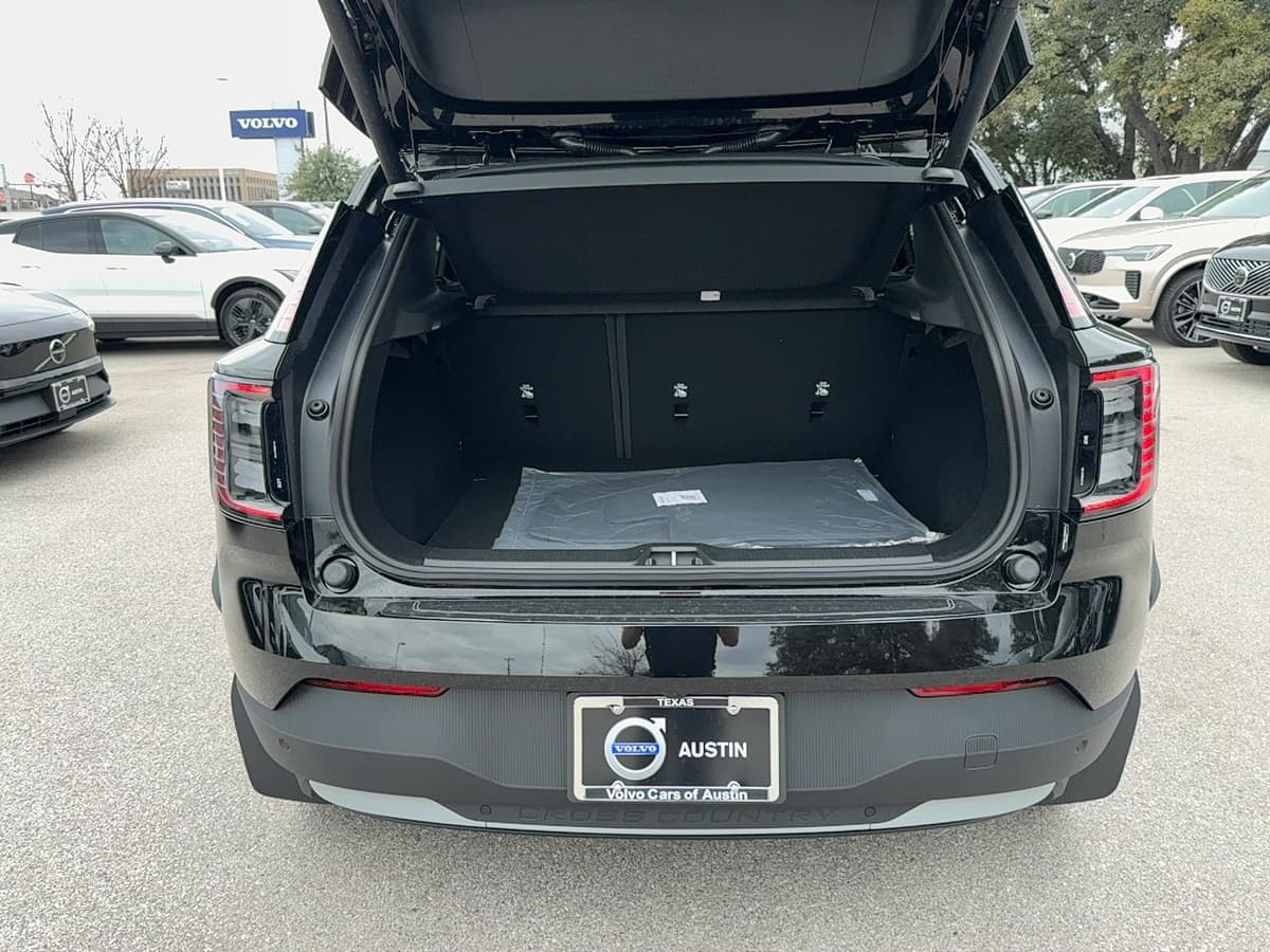 2026 Volvo EX30 Cross Country - Image 26